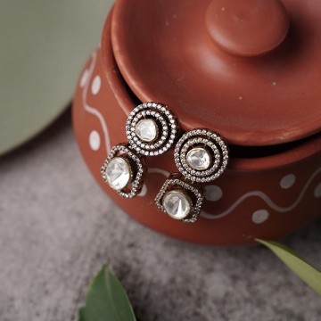 Elegantt stone earring